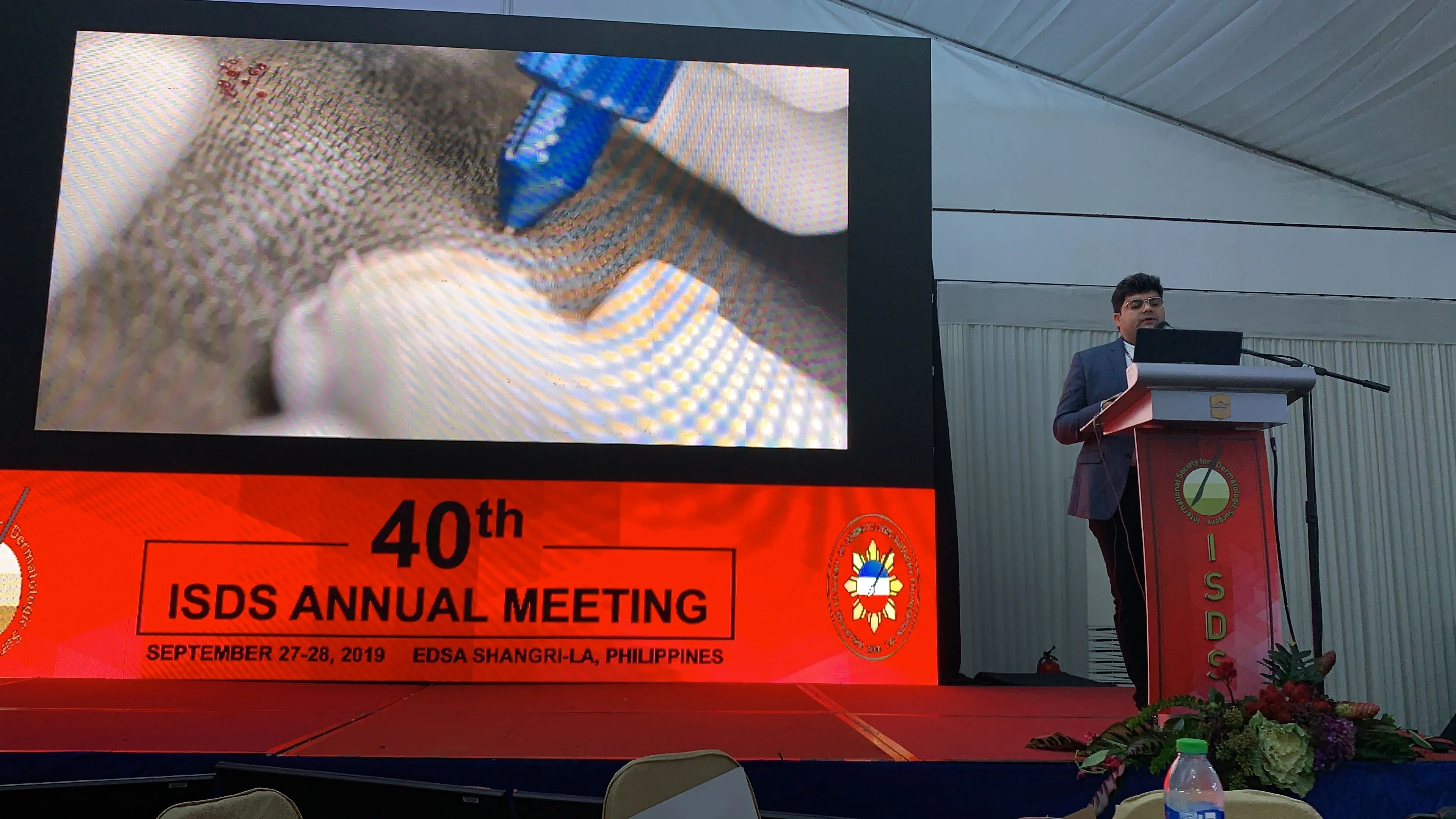 Manila ISDS 2019 podium - hair transplant talk
